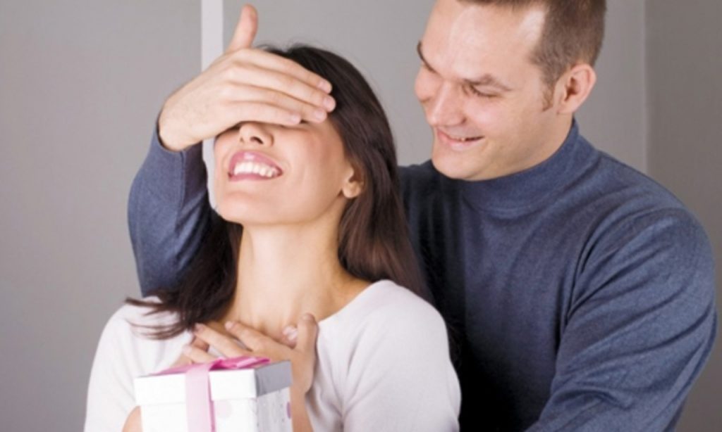 Что подарить жене на день рождения советы по выбору подарка