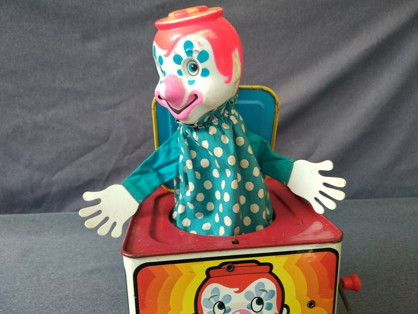 Клоун в табакерке